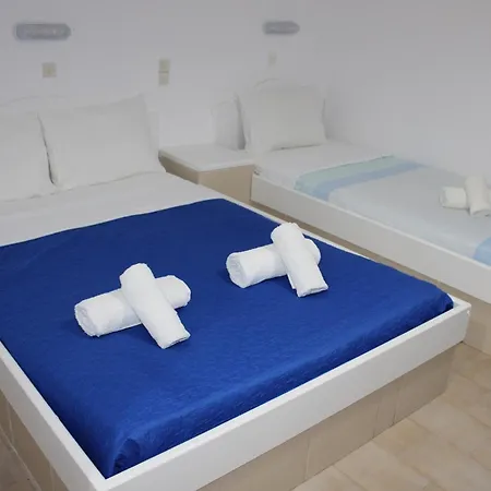 The Three Anchors Hotel Emporio (Santorini)